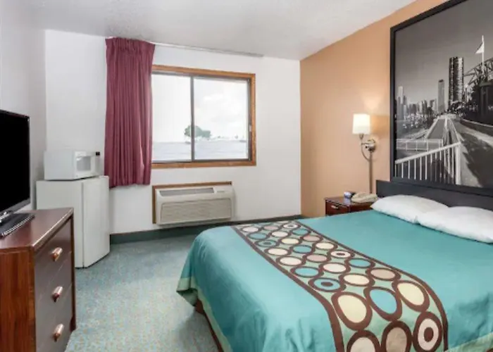 Hotel Super 8 By Wyndham Bourbonnais/kankakee Area