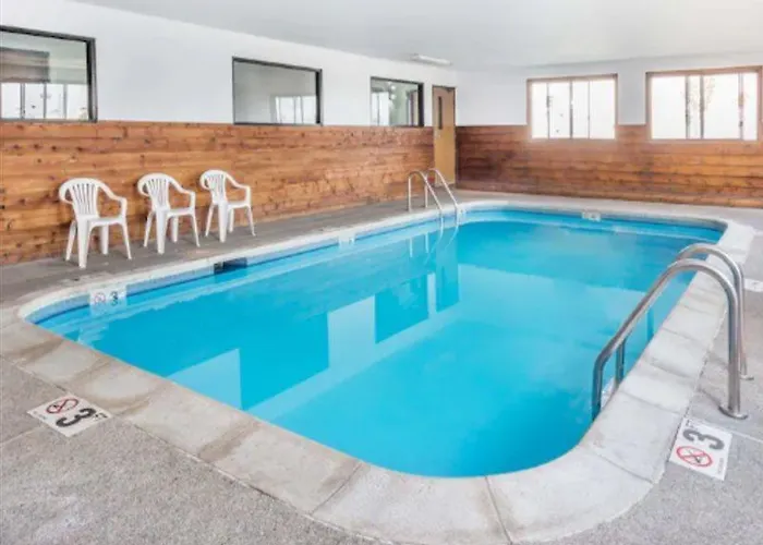 Hotel Super 8 By Wyndham Bourbonnais/kankakee Area 2*