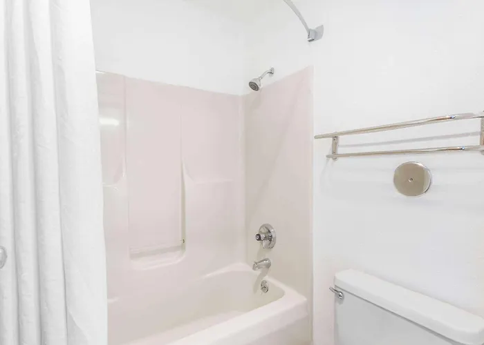Hotel Super 8 By Wyndham Bourbonnais/kankakee Area
