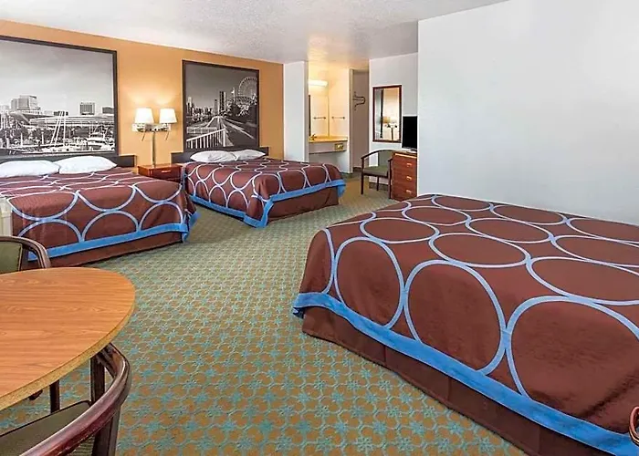 Super 8 By Wyndham Bourbonnais/kankakee Area 2*