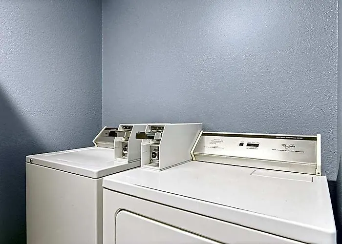 Hotel Super 8 By Wyndham Bourbonnais/kankakee Area 2*