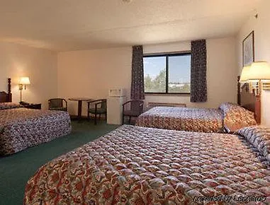 Super 8 By Wyndham Bourbonnais/kankakee Area Hotel